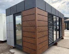 Mobiler Container 
1 - 0096